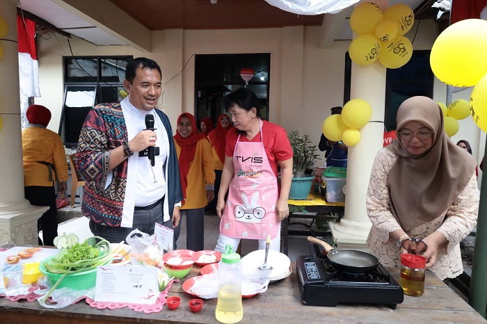 Budi Utama Beserta Istri Bersamai Lomba Masak Nasi Goreng dan Fashion Show