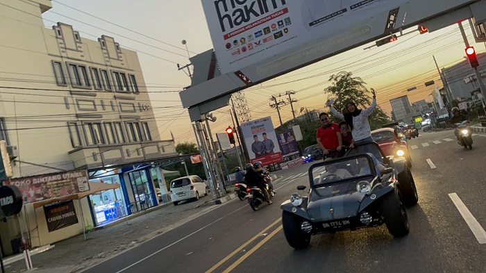 PJ Wali Kota Pangkalpinang, Budi Utama, dan Komunitas Volkswagen Independen Pangkalpinang (VVIP) Gelar Konvoi Wisata Sejarah